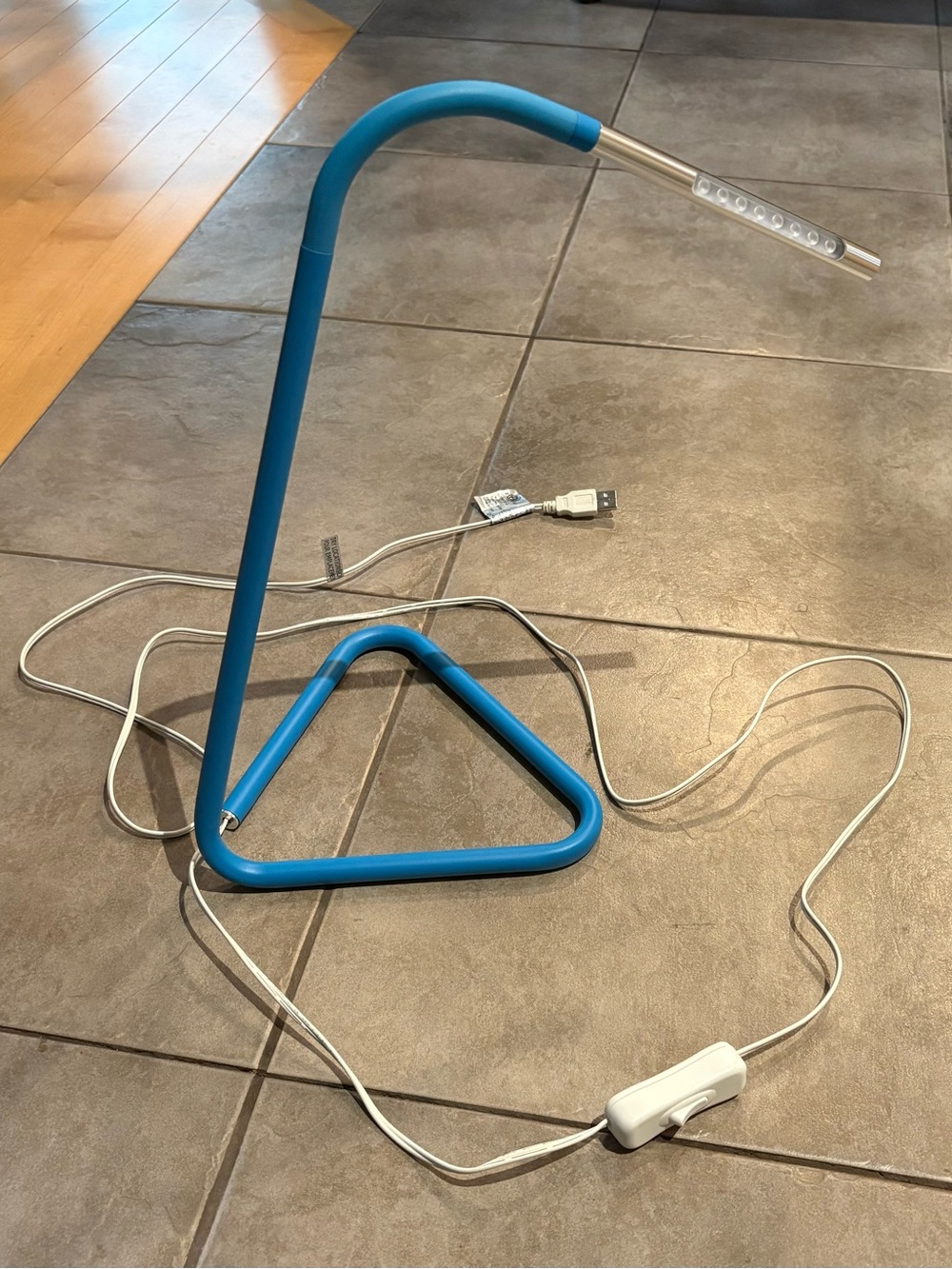 Blue LED USB Desk Lamp - Compact adjustable Lighting